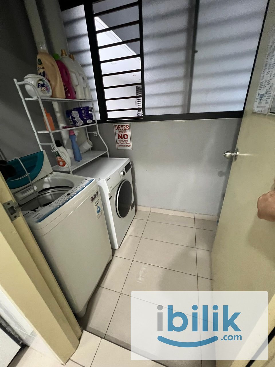MEDIUM ROOM FULLY FURNISHED(FEMALE UNIT)DIRECT LINK TO LRT - Image 8