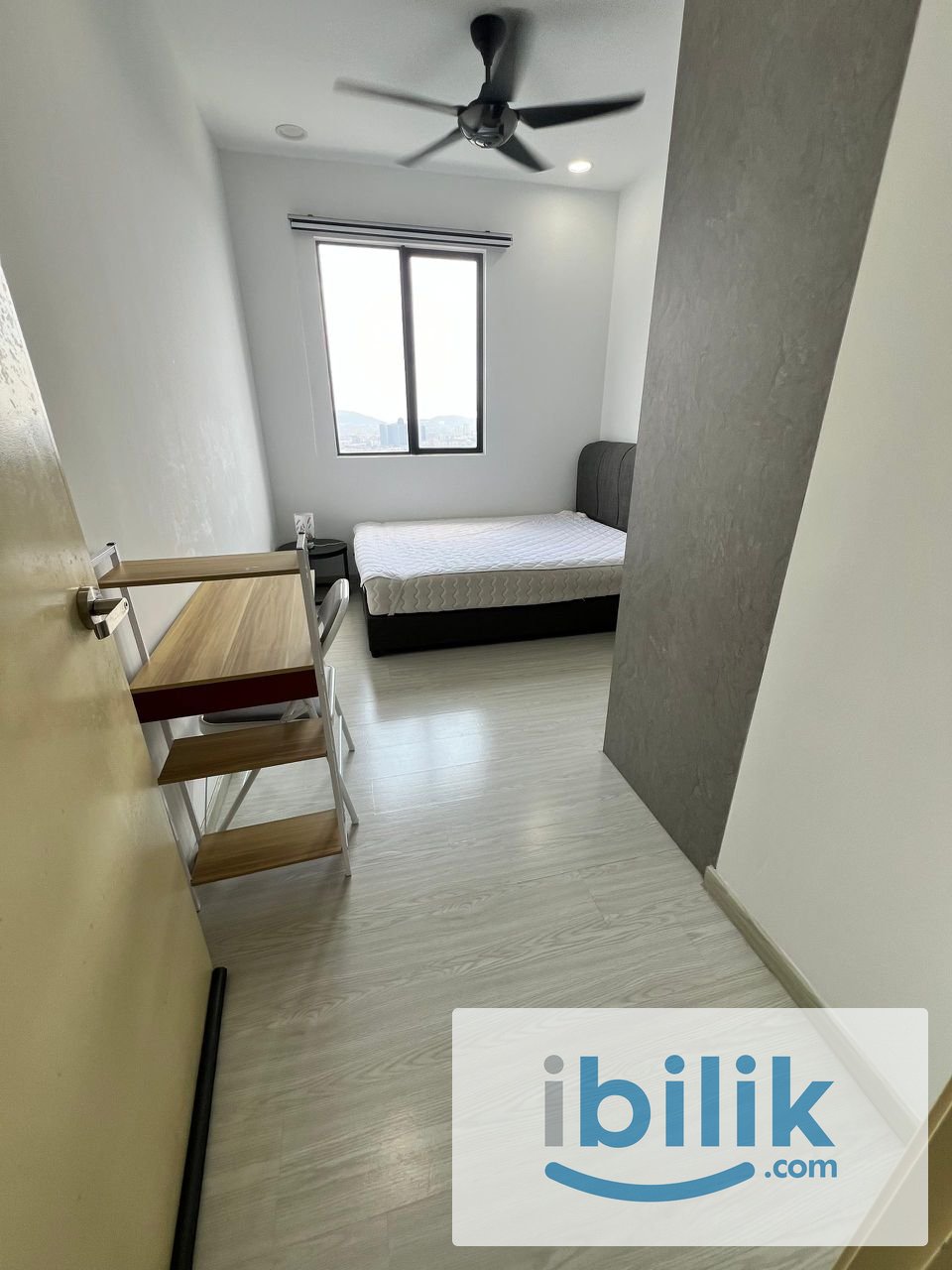 MEDIUM ROOM FULLY FURNISHED(FEMALE UNIT)DIRECT LINK TO LRT - Image 1