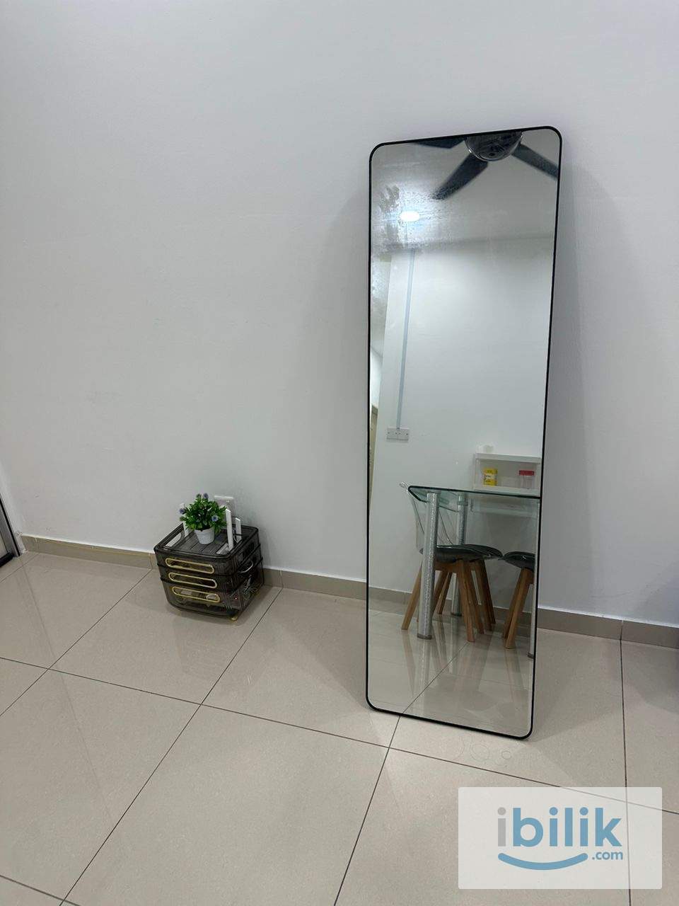 FULLY FURNISHED FEMALE UNIT NEXT TO LRT - Image 4