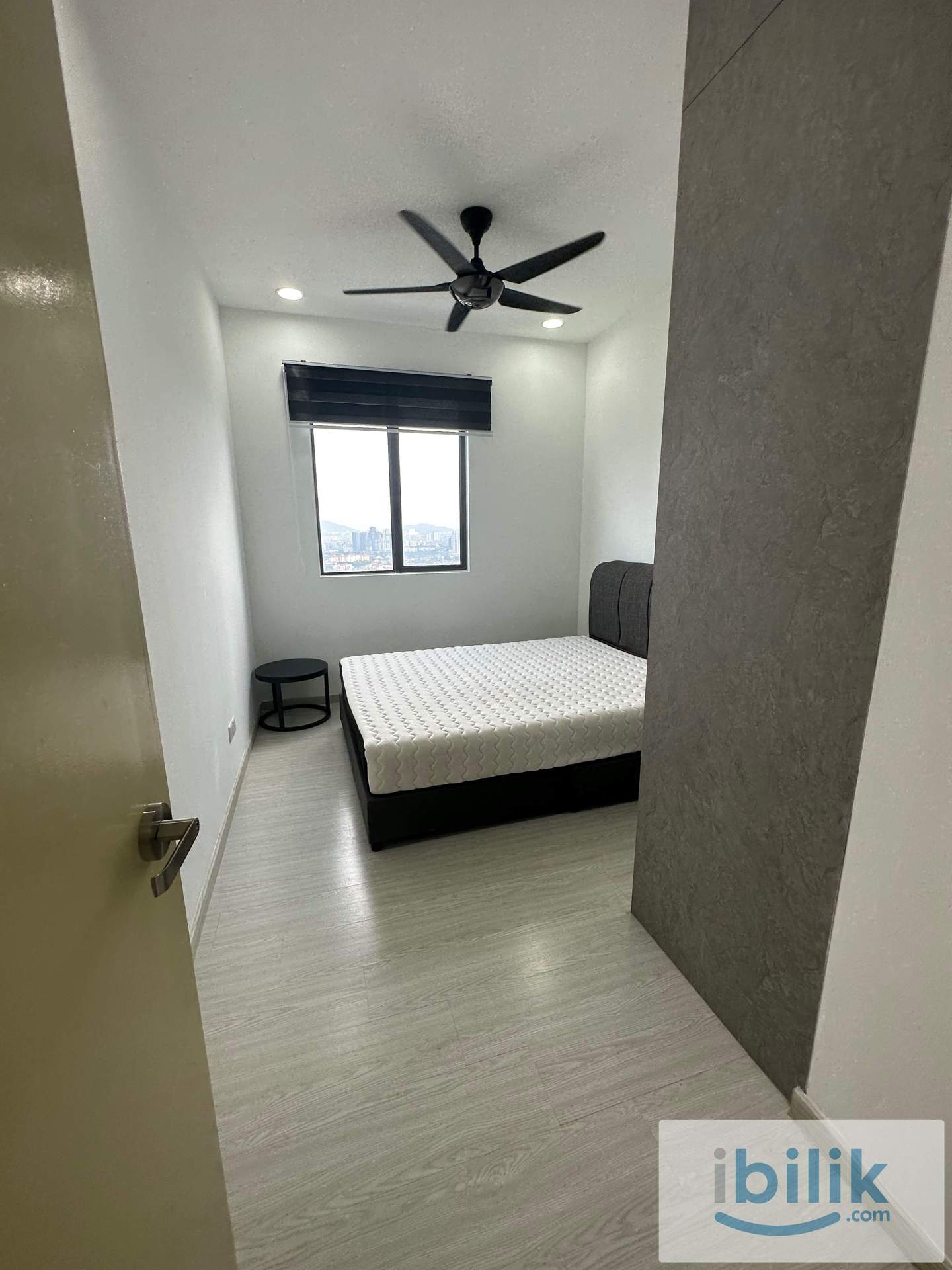 FULLY FURNISHED FEMALE UNIT NEXT TO LRT - Image 9