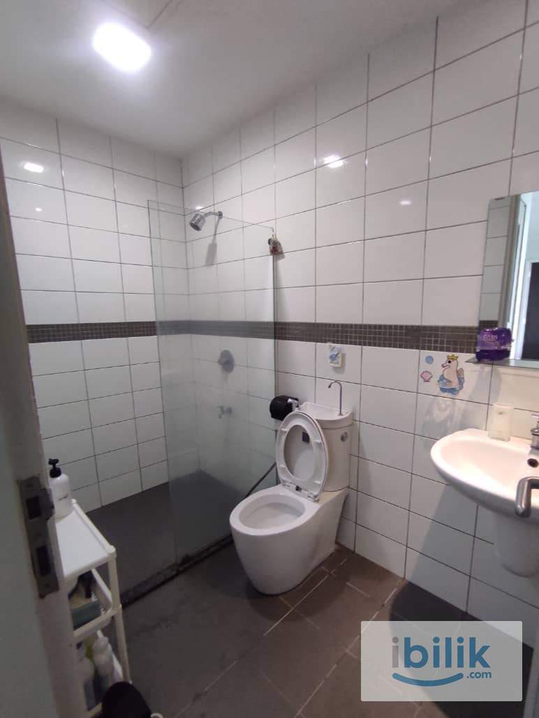 Master Room - Image 2
