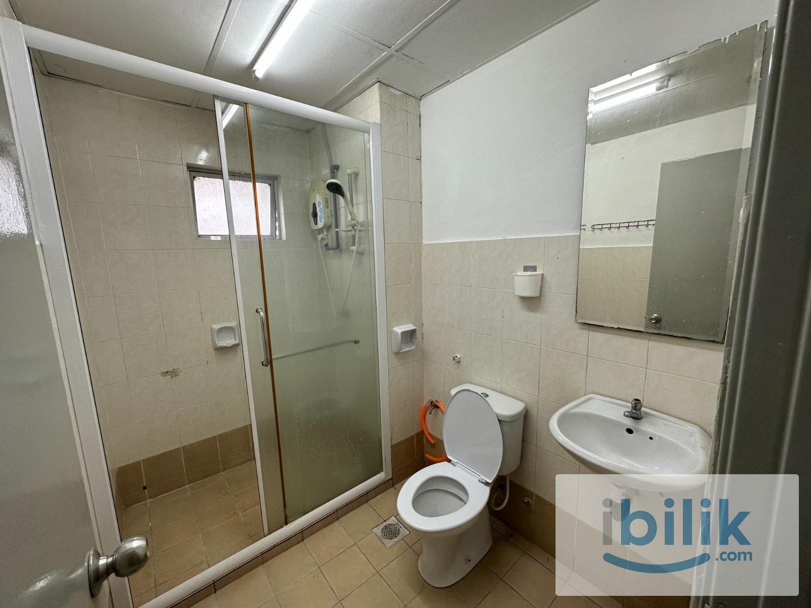【New Renovate Room + Near BRT】Middle Room for rent at CASA SUBANG - Image 3