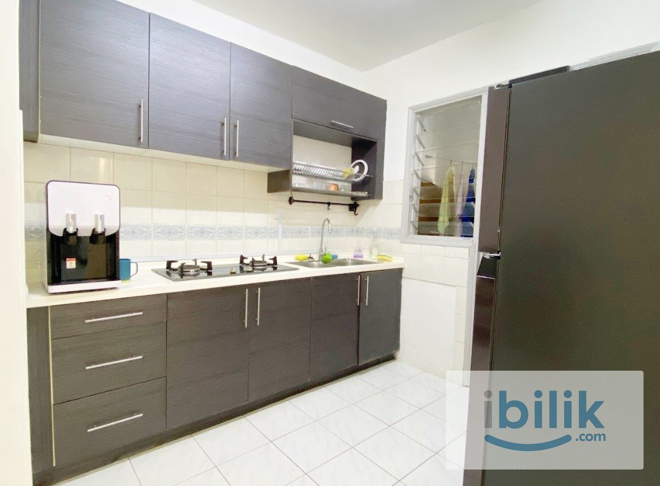 【New Renovate + Near UM】Balcony room for rent - Image 1