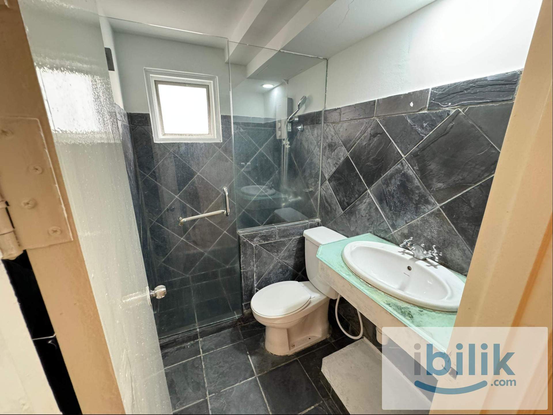 【Female Only】Near UM, Near Bangsar Vertical Tower Middle Room - Image 5