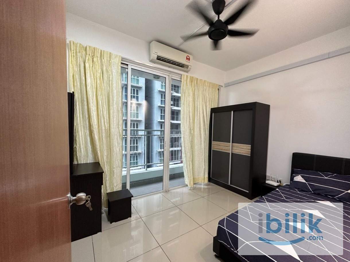 🏫 Female Unit Balcony Room for Rent @Ara Damansara - Image 1