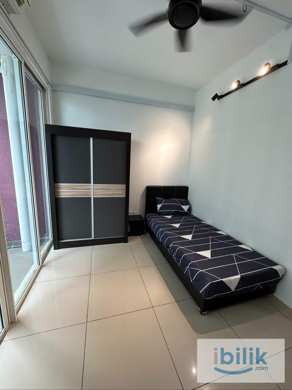 🏫 Female Unit Balcony Room for Rent @Ara Damansara - Image 3