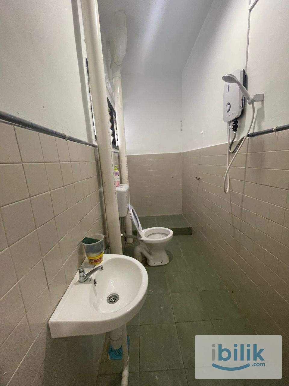 📍CIQ Room For Rent💰LOW DEPOSIT 💰Middle Room at CIQ, Low Deposit,Johor Bahru - Image 6