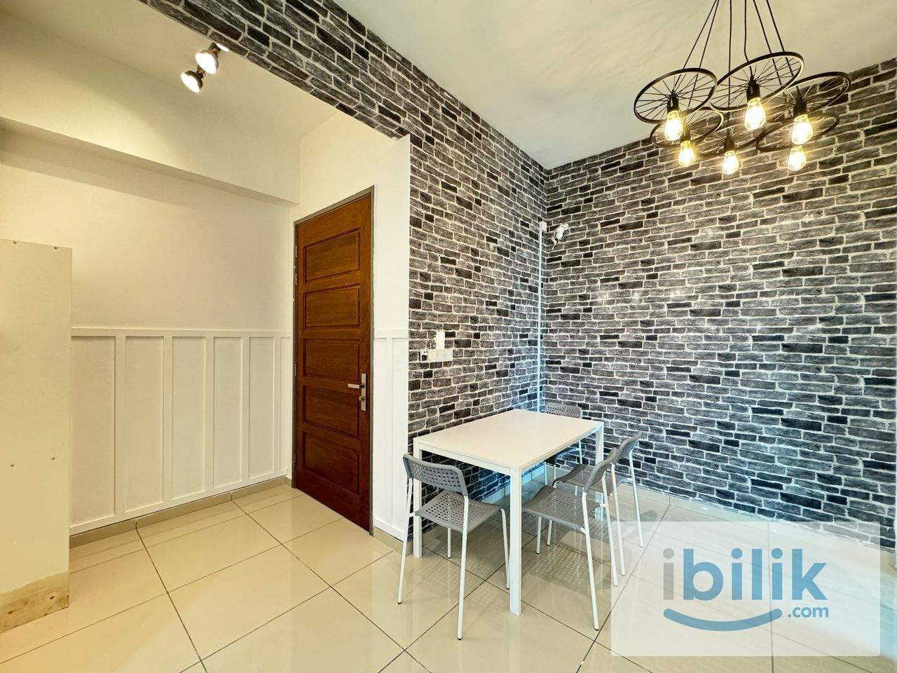 Middle Room with balcony at Tree Sparina @ Ideal Vision Park, Bayan Lepas - Image 4