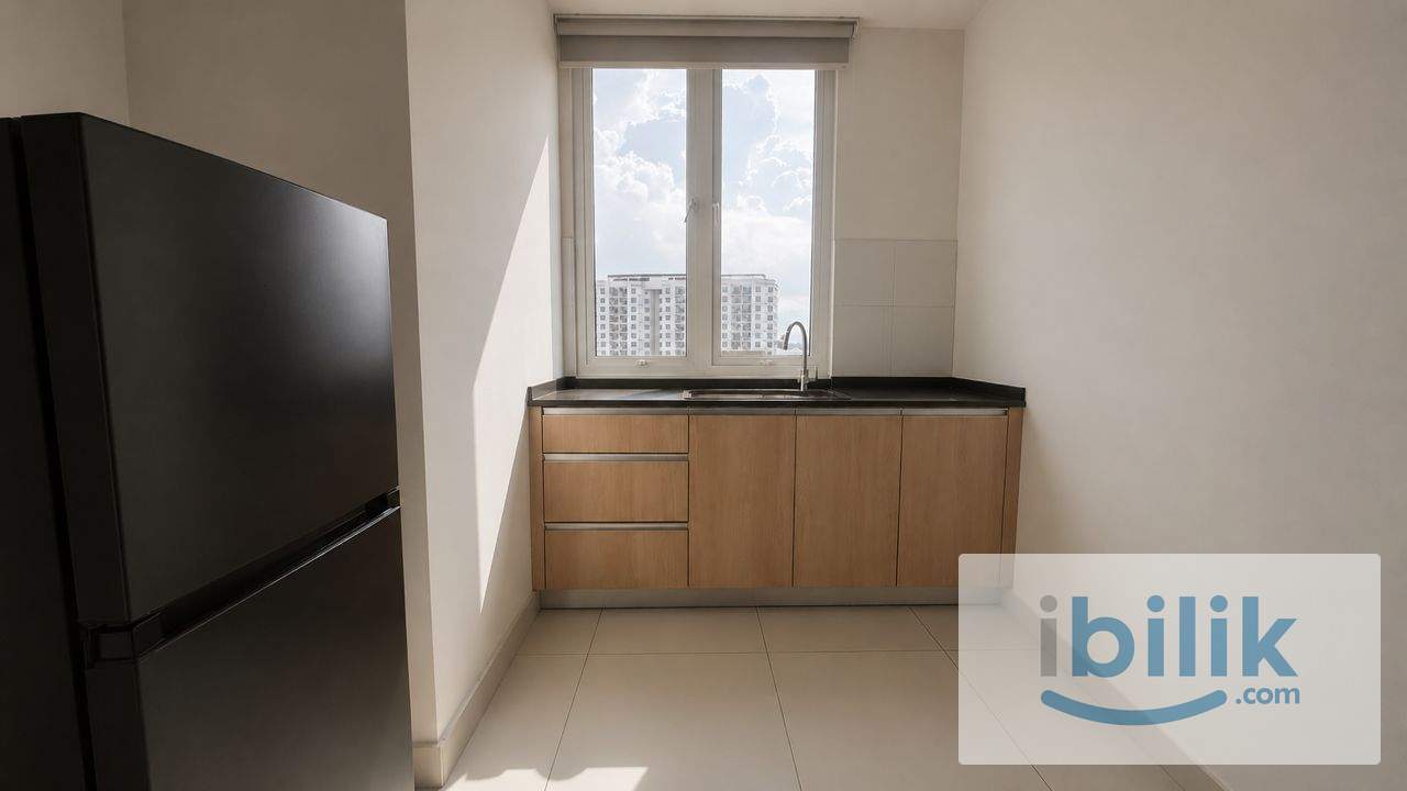 Middle Room at Orange Regency Condominium, Butterworth, Seberang Perai - Image 9