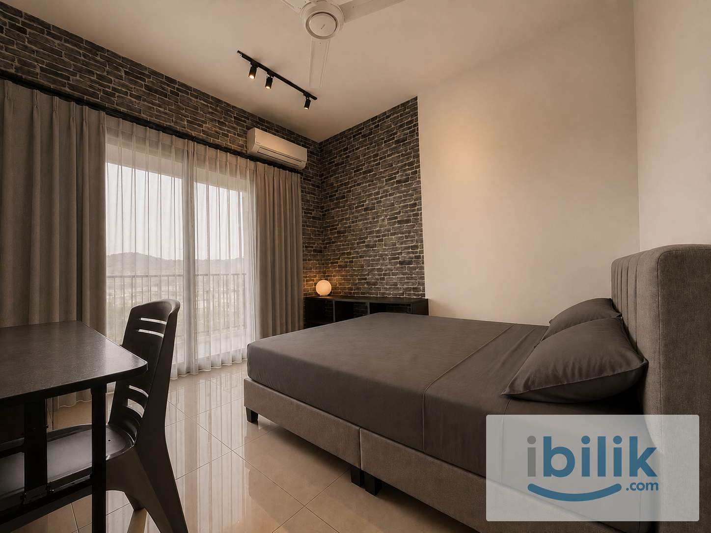 Middle Room with balcony at Tree Sparina @ Ideal Vision Park, Bayan Lepas - Image 1