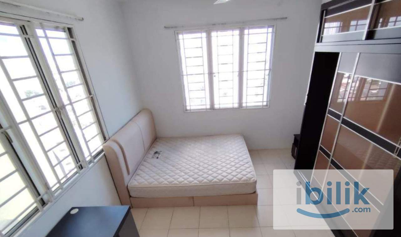 [Platinum Lake PV10] Chinese Female Unit Master Room Link Share Bathroom Near Setapak, TARUMT - Image 1