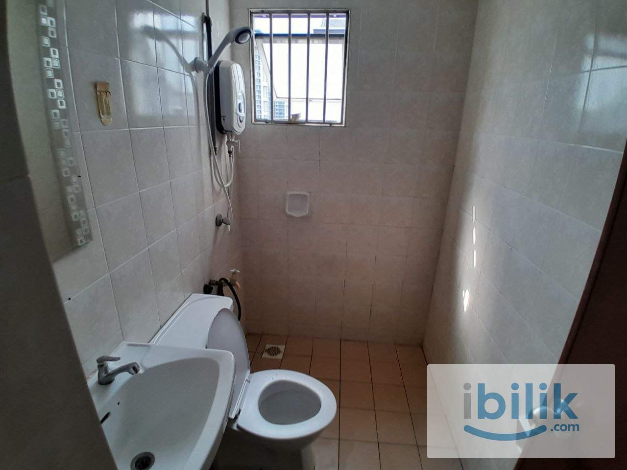 [D'Aman Crimson] Medium Room Rent Near LRT, Kelana Jaya, Ara Damansara - Image 3