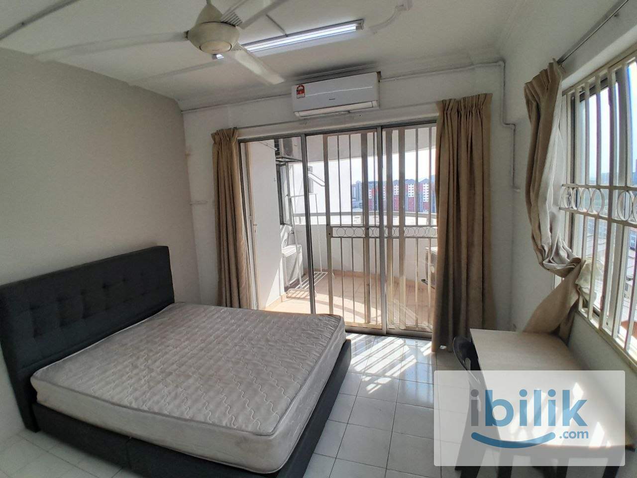 [D'Aman Crimson] Medium Room Rent Near LRT, Kelana Jaya, Ara Damansara - Image 1