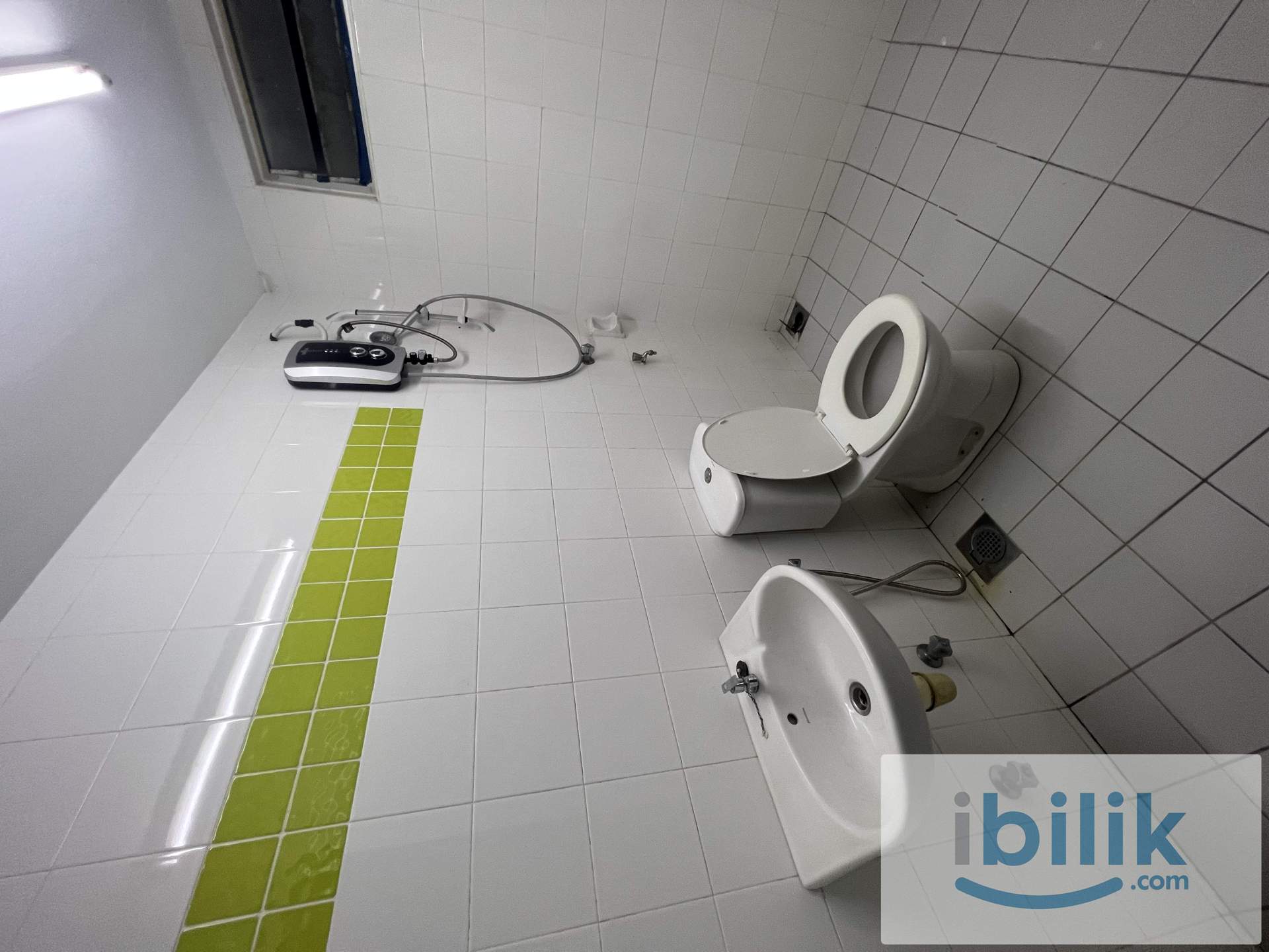 Master Bedroom with Toilet - Image 2