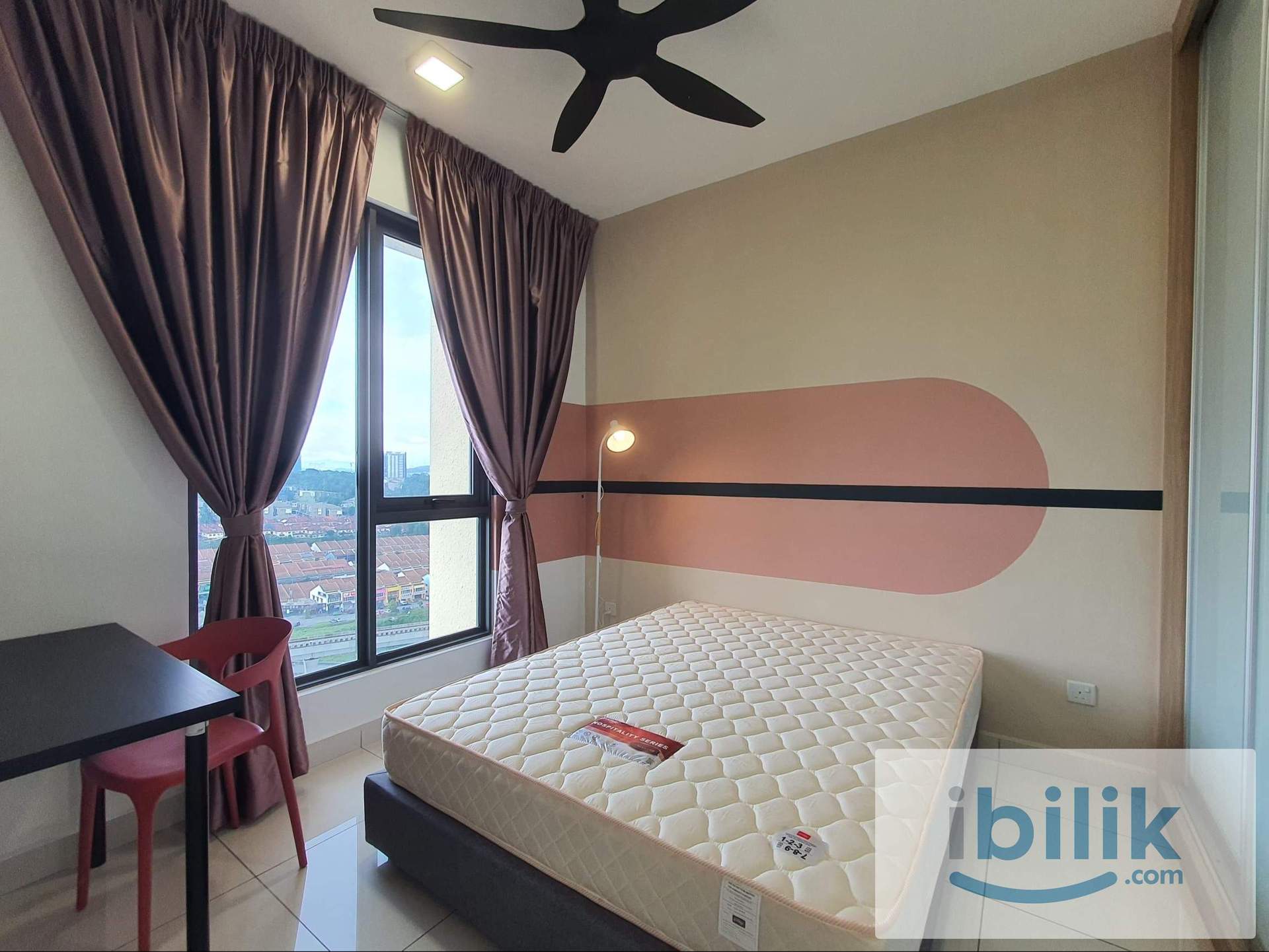 Middle Room - Female Only - Image 3