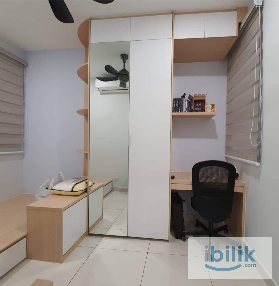 Middle Room - Female Only - Image 5