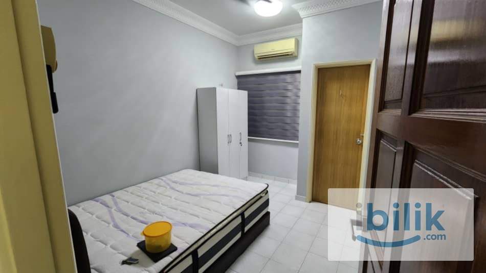 medium room landed house  - Image 1