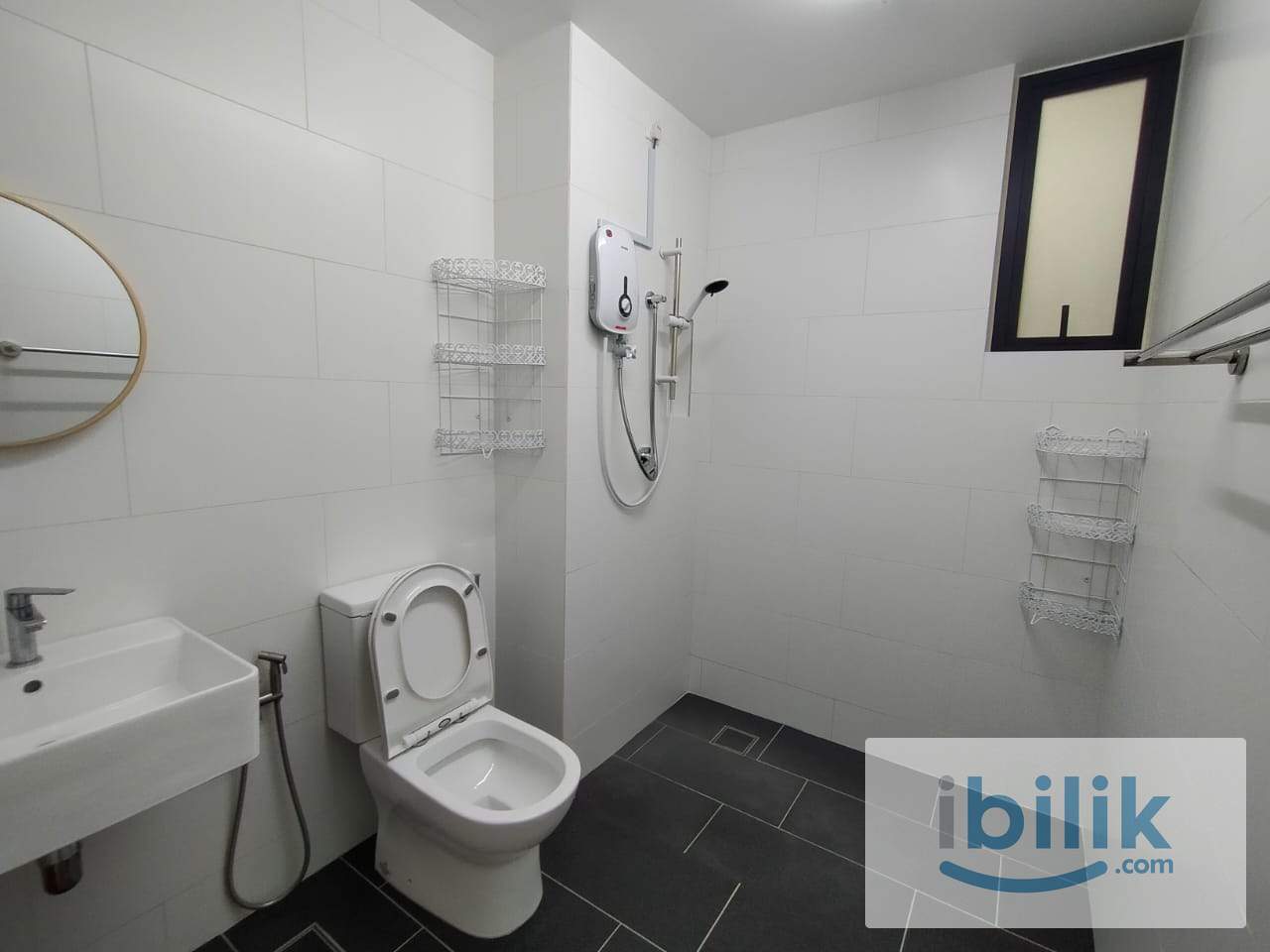❤️ MUST VIEW HIGH FLOOR MIDDLE ROOM 💃 FOR FEMALE UNIT 🚄 DIRECT COVER LINK BRIDGE TO MRT STATION at SQWhere, Sungai Buloh - Image 3