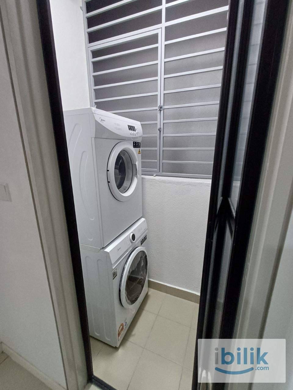 Single room with personal bathroom for rent at Nadayu 801 (Female only) - Image 6
