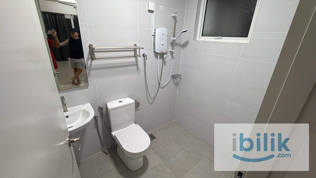 All Female unit Single room with personal bathroom at Nadayu 801 - Image 1