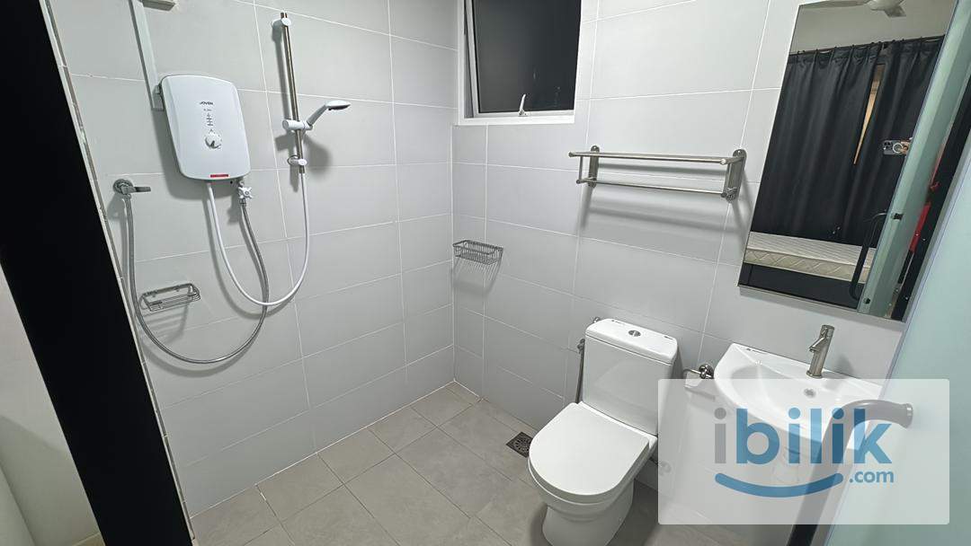 All female unit Single room with private bathroom at Nadayu 801 - Image 3