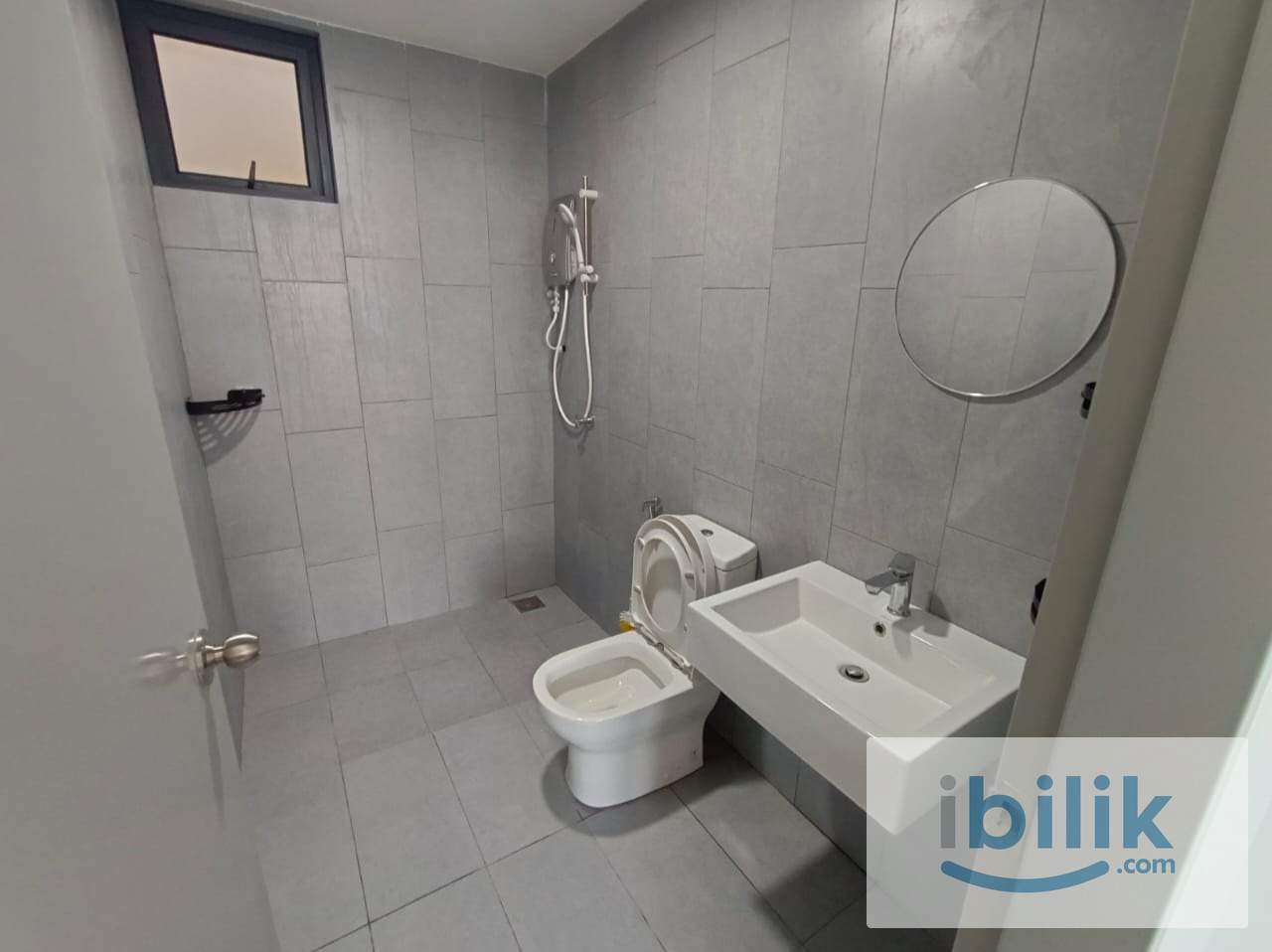 Master room in M vertical - Image 5