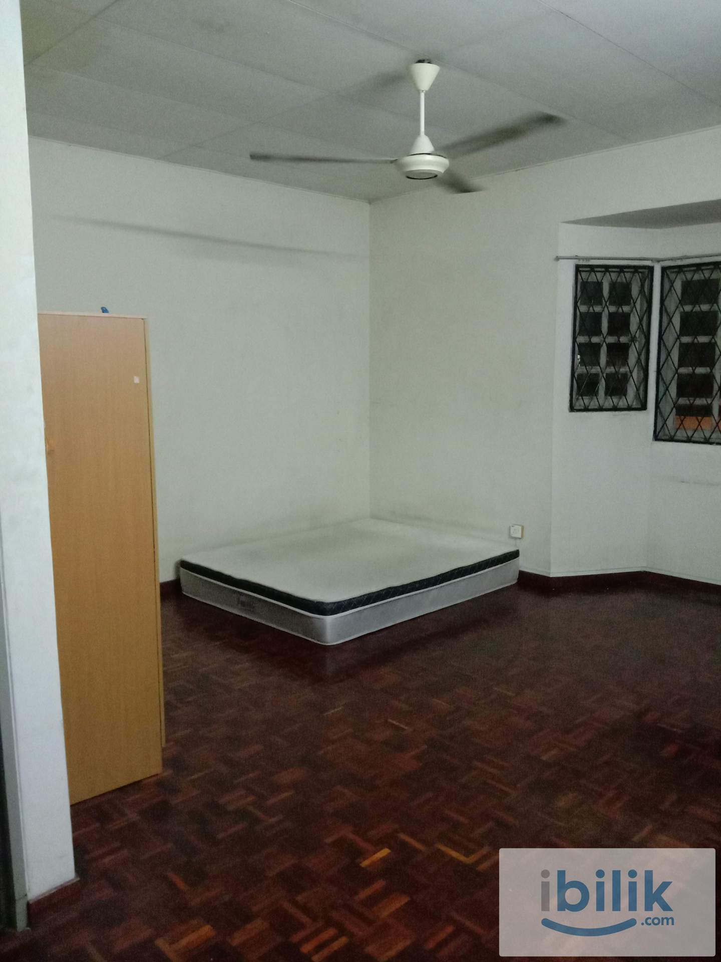 Master bedroom at Taman Inderawasih for rent - Image 1