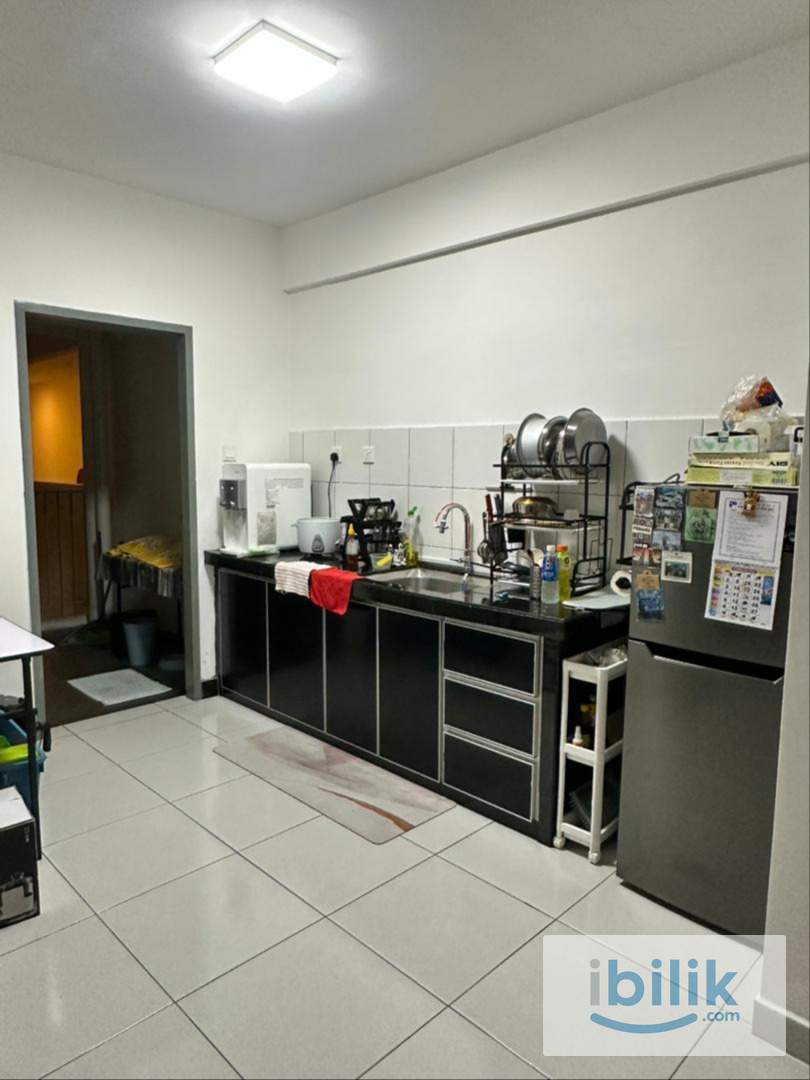 Middle Room at Sungai Ara - Image 3