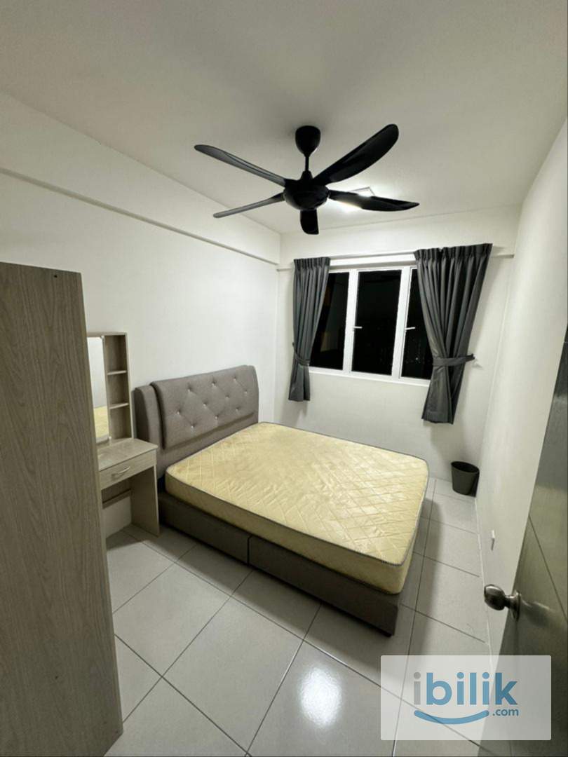 Middle Room at Sungai Ara - Image 5