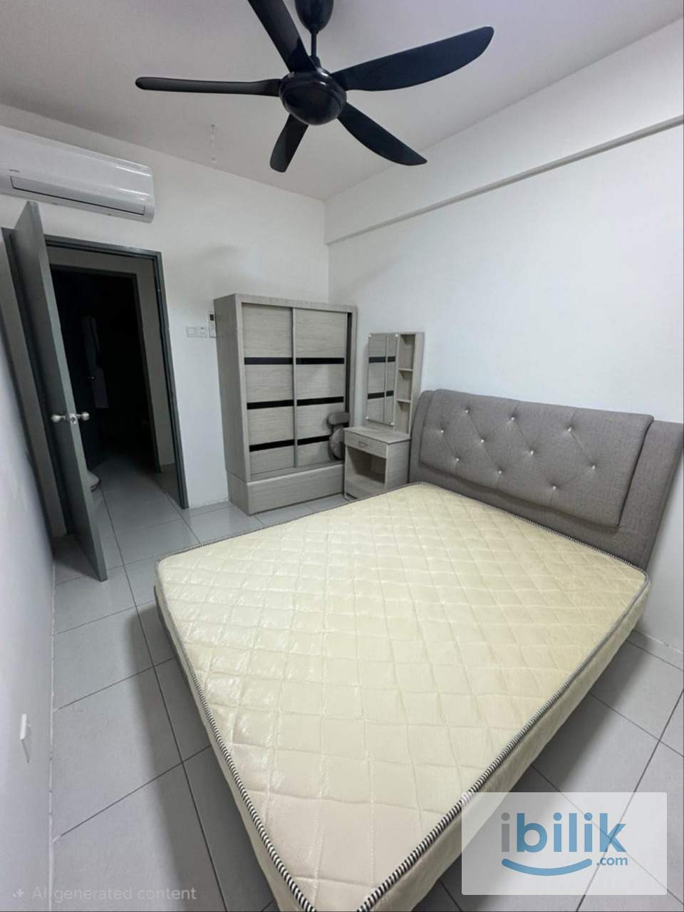 Middle Room at Sungai Ara - Image 1