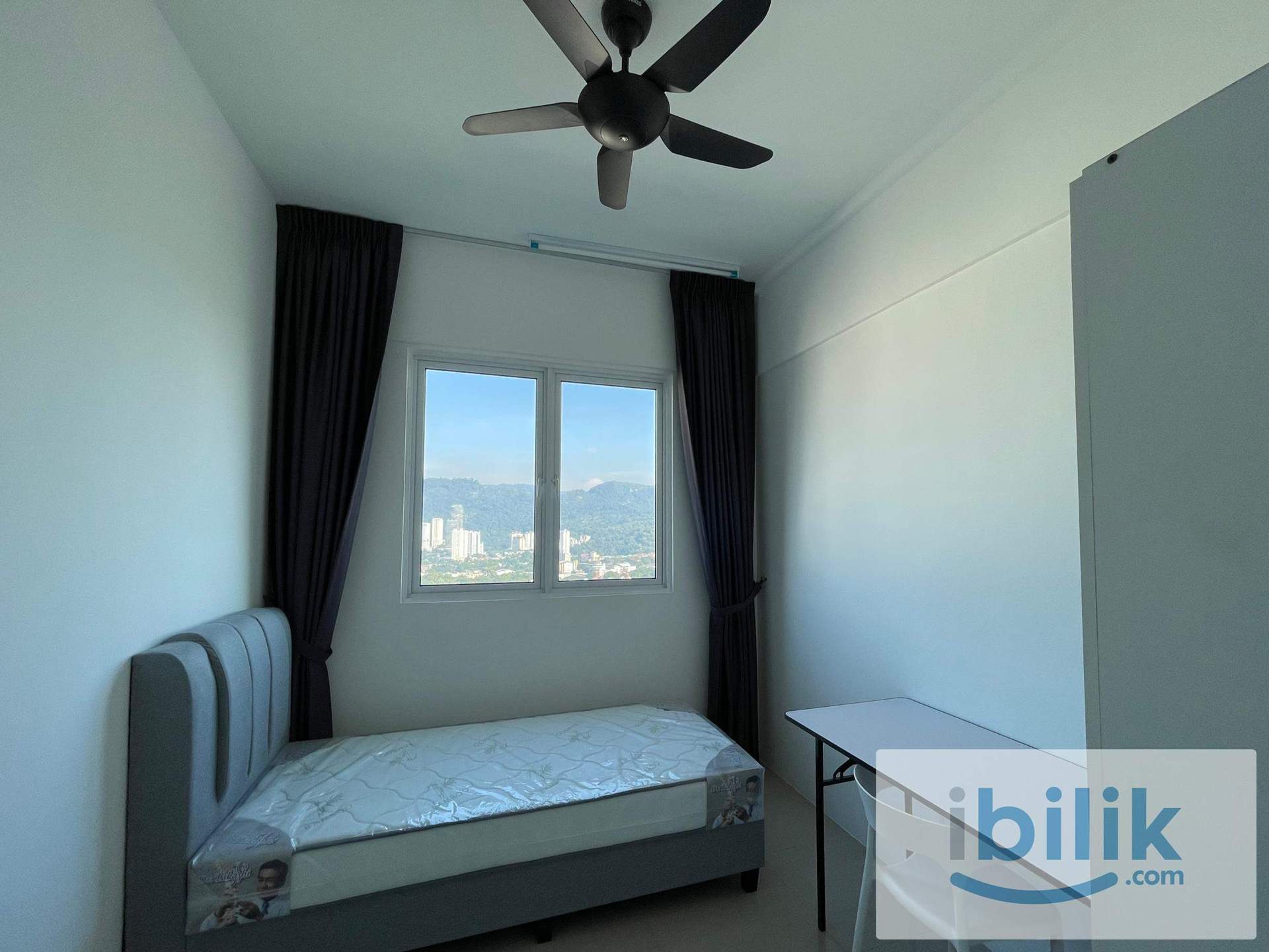 Middle Room - Image 1