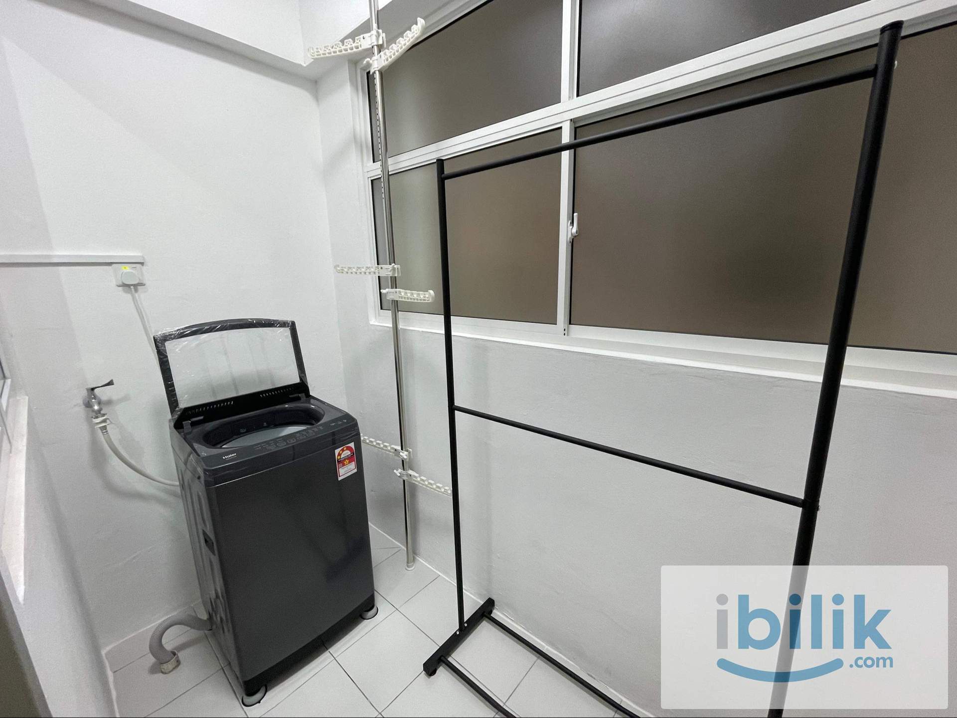 Middle Room - Image 4