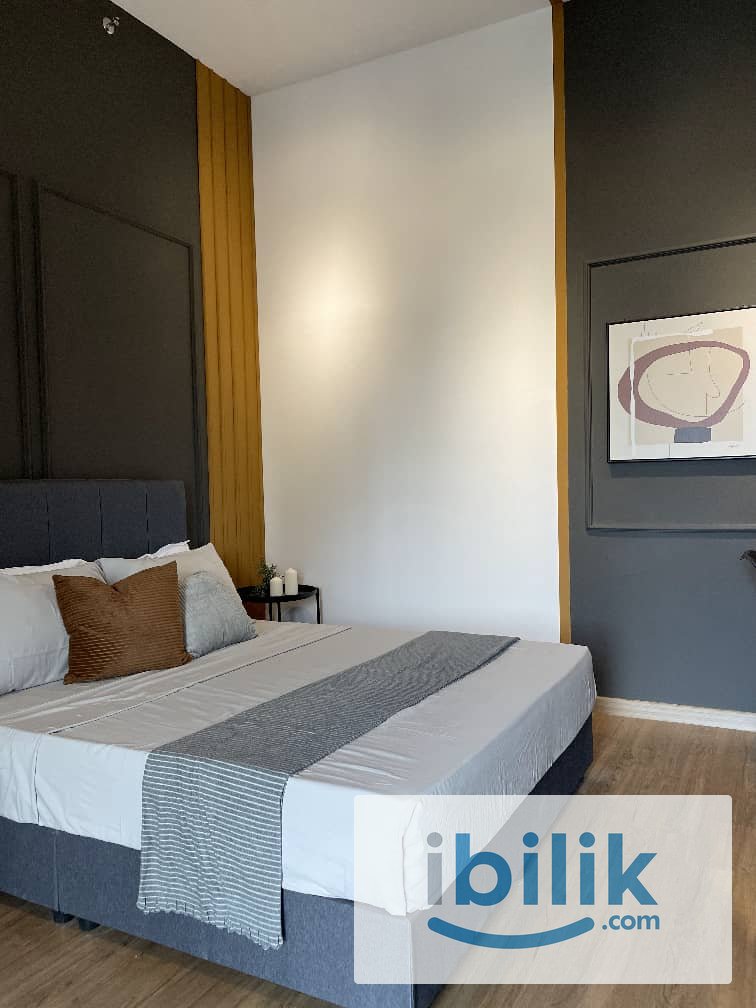 Masterbedroom for male near MRT - Image 6