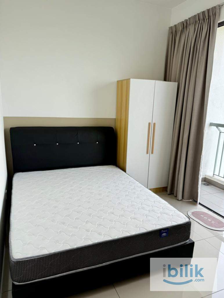 Middle Room at Parkhill Residence, Bukit Jalil - Image 1