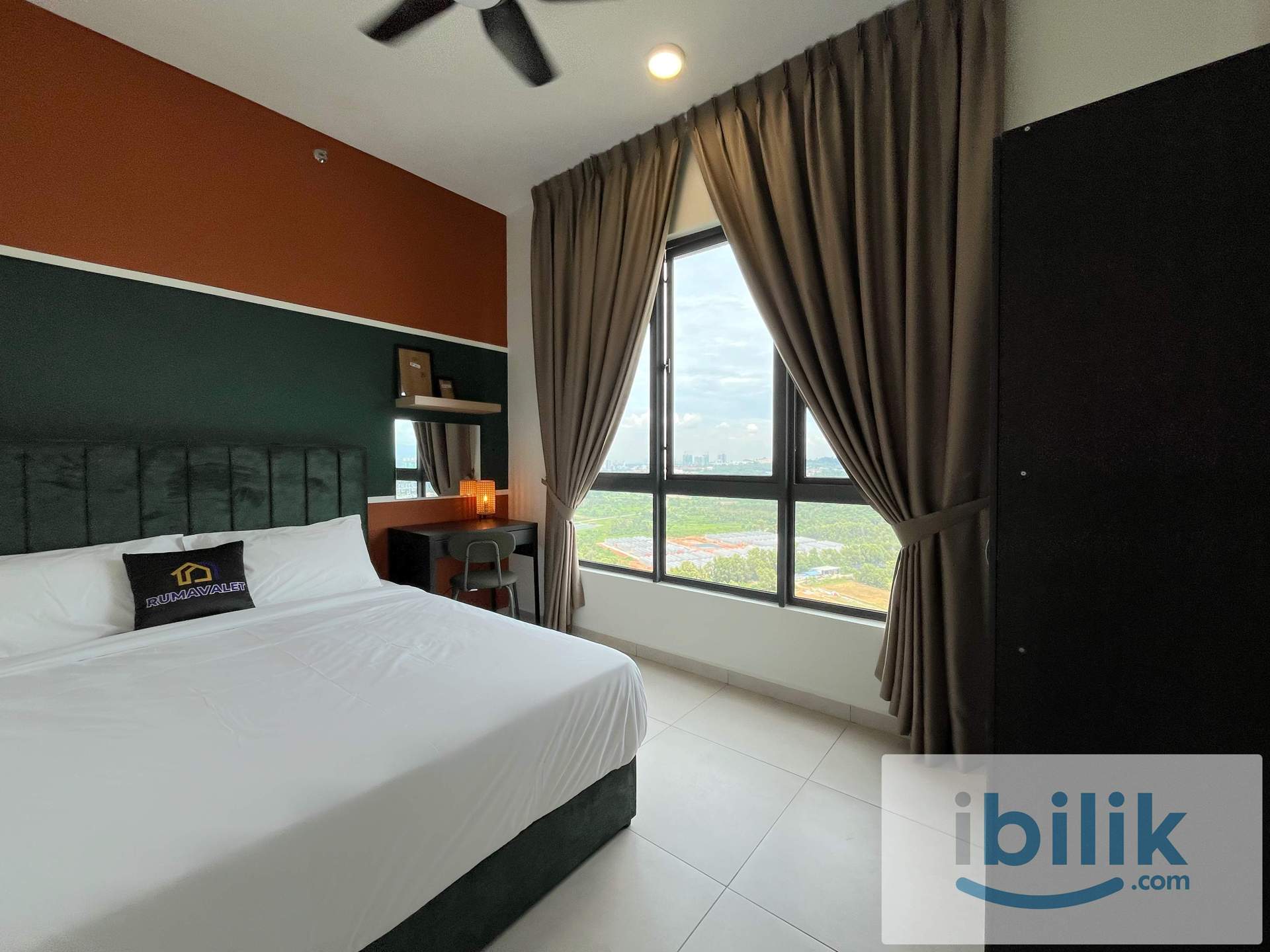 middle room female meta residence seri kembangan - Image 1