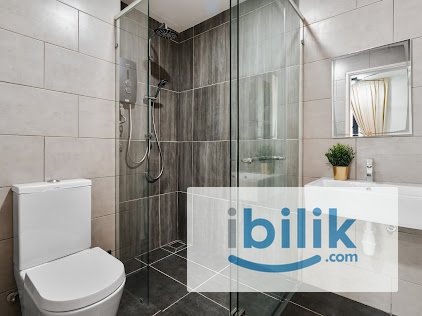 🤩🏠EXCLUSIVE MASTER ROOM WITH PRIVATE BATHROOM, WALKING DISTANCE MRT  - Image 3