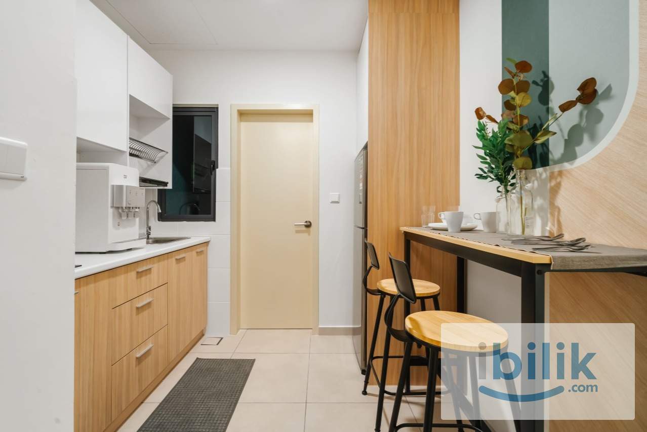 Exclusive Fully Furnished Private Medium Room, Walking Distance MRT - Image 7