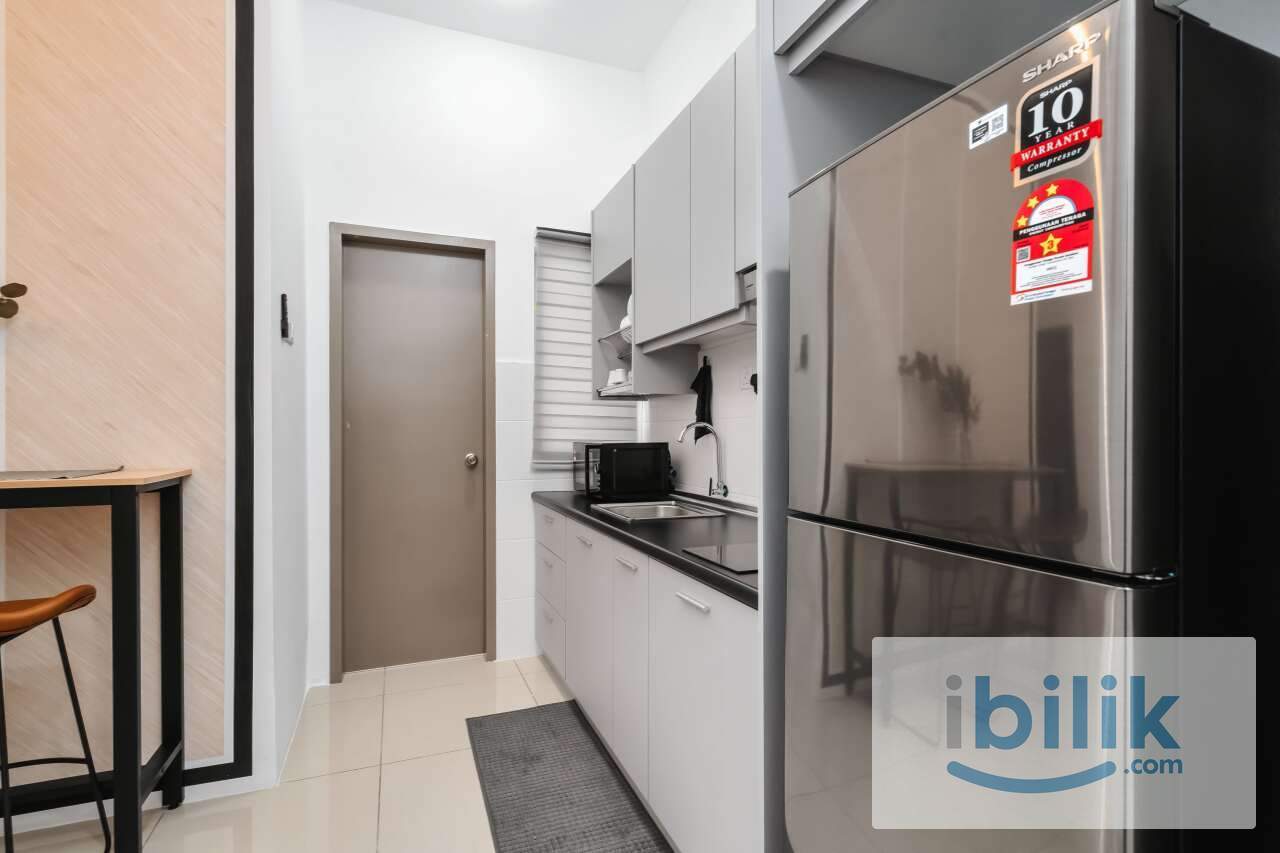 Exclusive Fully Furnished Private Middle Room, utilities included, Near KLCC - Image 4