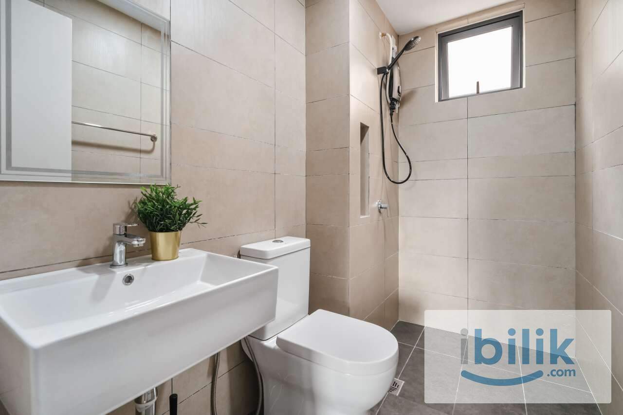 NEWLY RENOVATED EXCLUSIVE MEDIUM ROOM, NEARBY LRT SRI RAMPAI - Image 2