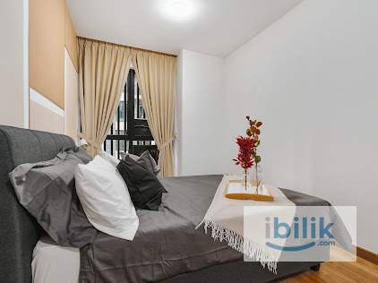 Exclusive Fully Furnished Master Room with PRIVATE Bathroom, walking Distance LRT - Image 2