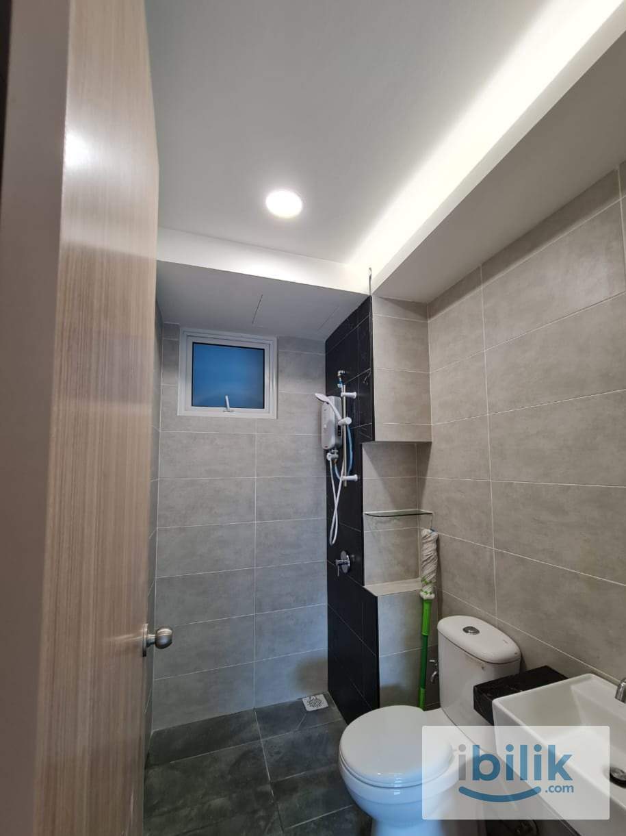 Middle Room at Quay West, Penang - Image 4