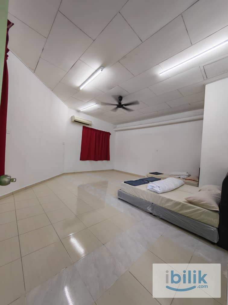 Big room wt balcony - Image 1
