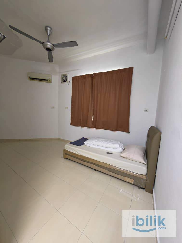 Jelutong Landed terrace house Medium room for RENT ‼️ - Image 1