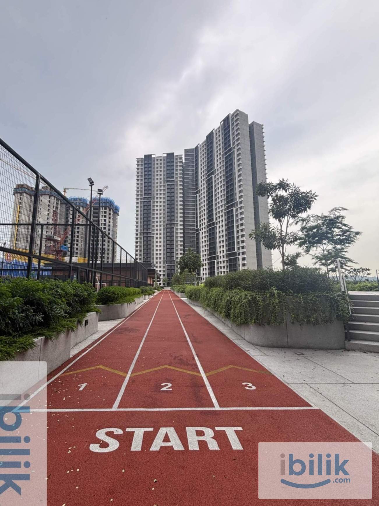 📍Kinrara room for rent 🤩PROMOTION!!!! 🤩Master Private Room ✅ New Mattress Aircond Wardrobe Table Chair  - Image 2