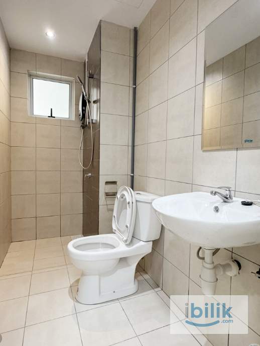 ‼️OKR, NEAR RAPID KL BUS, Residensi Riamas ✅Premium ⭐️ Medium Room Fully Furnished @ 10” Mattress Aircond Wardrobe  - Image 6