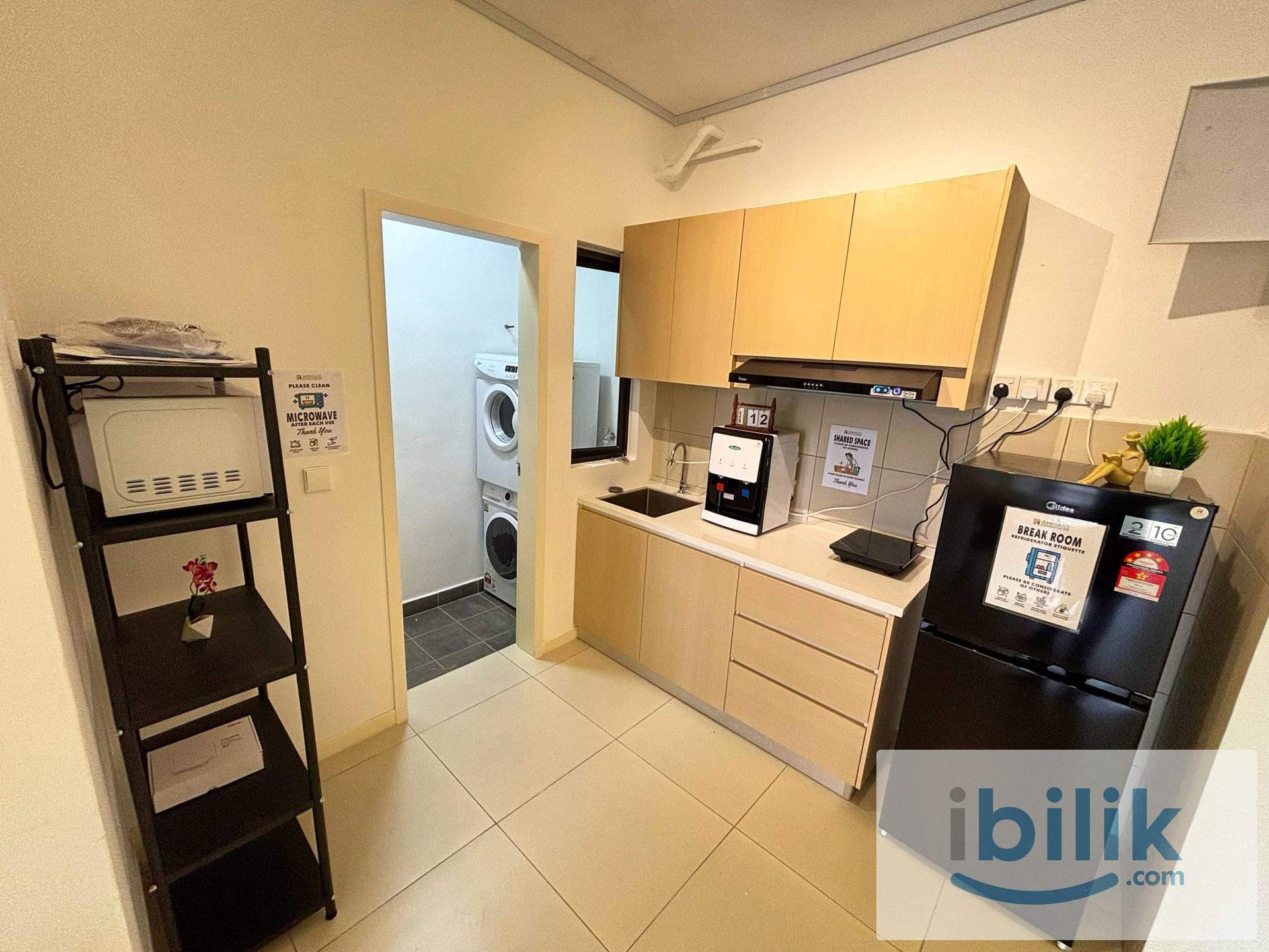 📍Kinrara room for rent 🤩PROMOTION!!!! 🤩Master Private Room ✅ New Mattress Aircond Wardrobe Table Chair  - Image 4