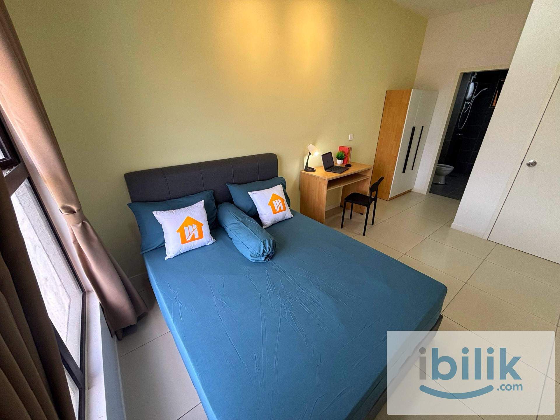 📍Kinrara room for rent 🤩PROMOTION!!!! 🤩Master Private Room ✅ New Mattress Aircond Wardrobe Table Chair  - Image 6