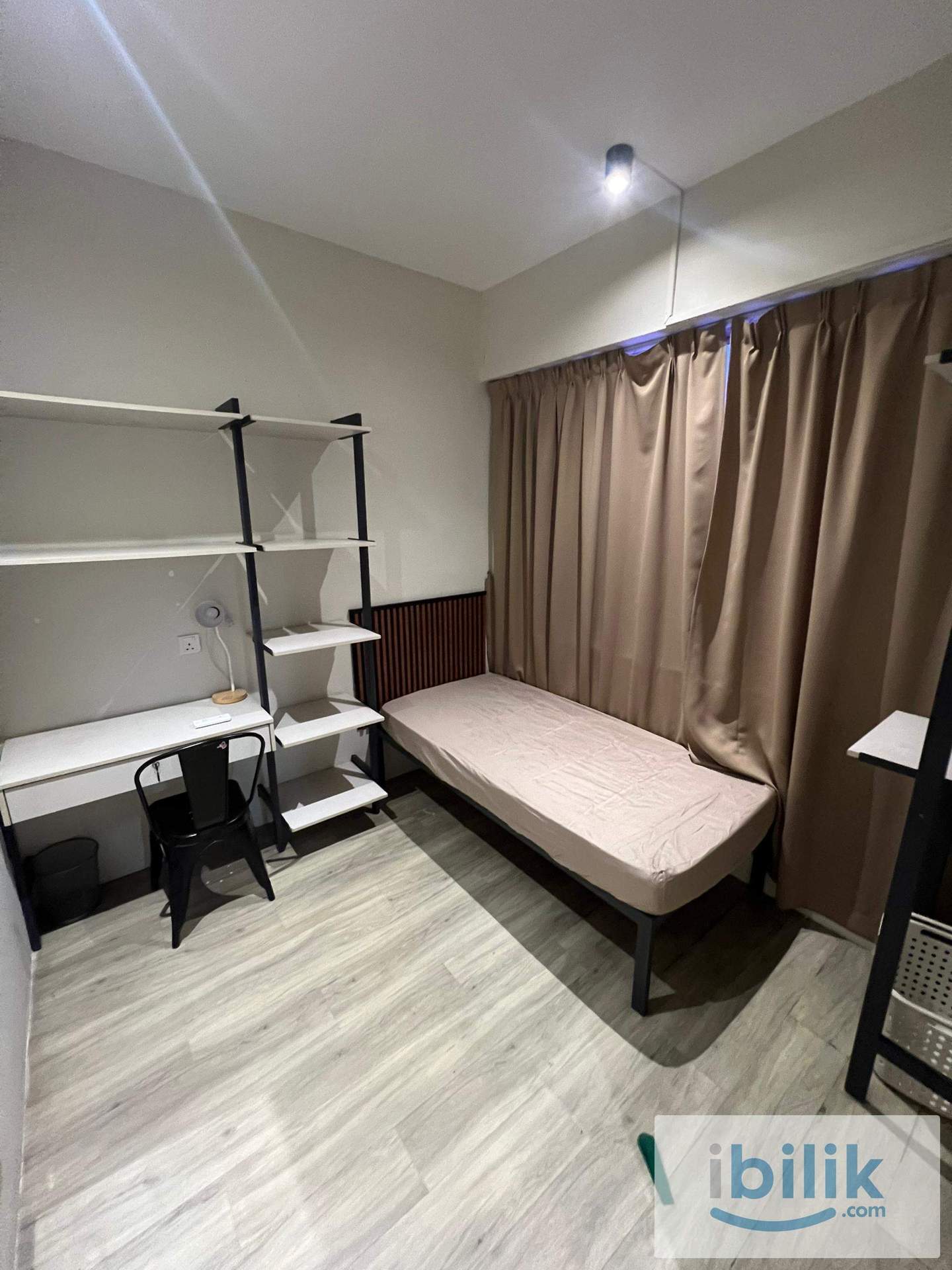 Windowed Comfy Room in USJ21 🔥 Immediate Move-In Discount ‼️ Free WIFI Water Bills  - Image 2