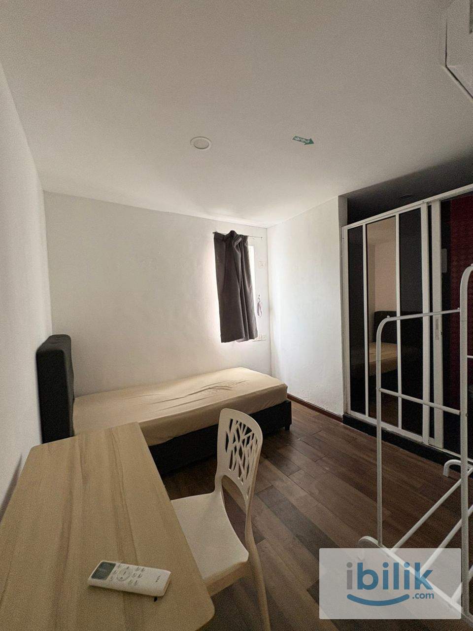 Cozy Master Bedroom in SS4D 🔥 10 Min Walking To LRT Kelana Jaya 🛜 Free WiFi - Image 3