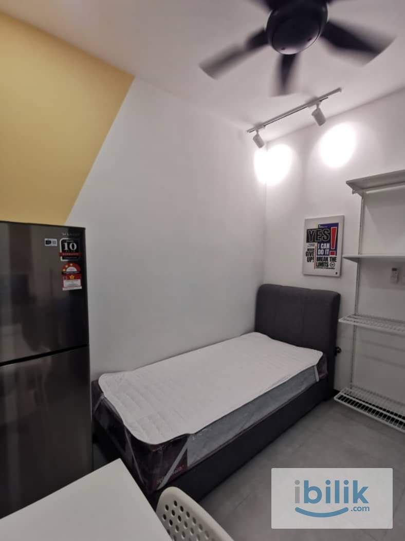 Studio Unit - Image 1